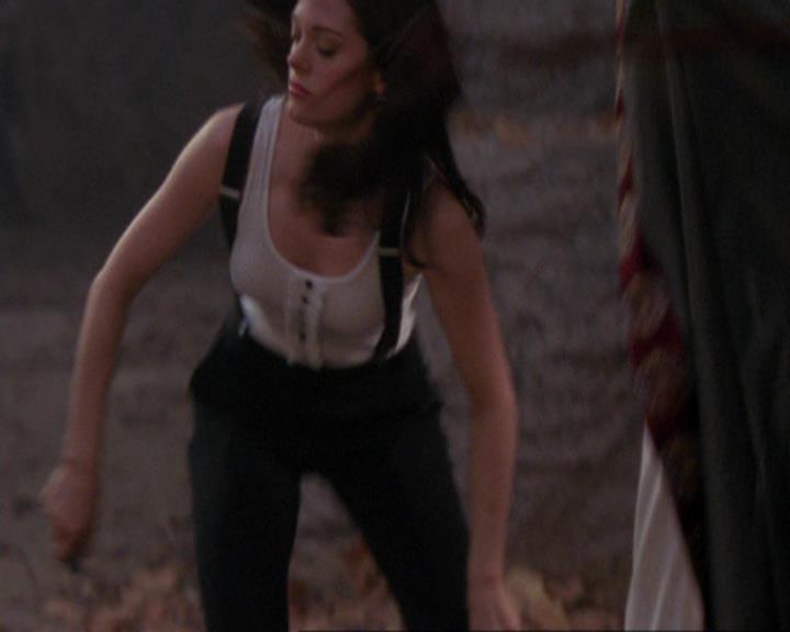 Charmed-Online_dot_net-4x04EnterTheDemon2087.jpg