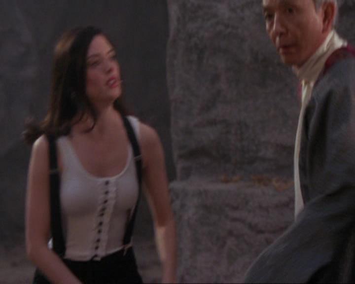 Charmed-Online_dot_net-4x04EnterTheDemon2088.jpg