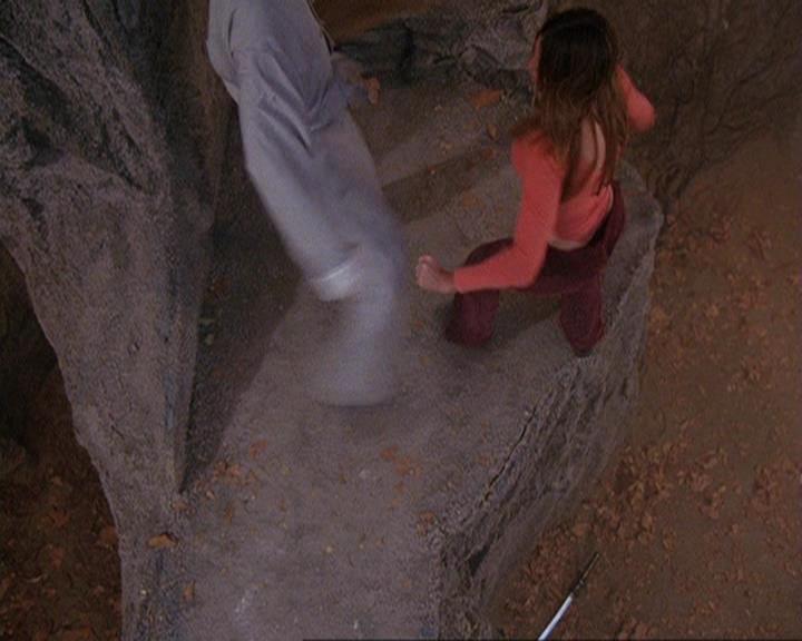 Charmed-Online_dot_net-4x04EnterTheDemon2098.jpg