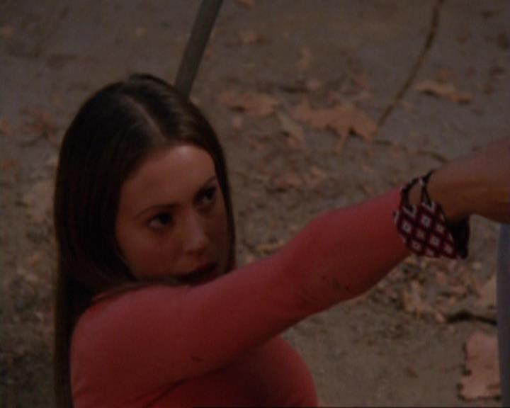 Charmed-Online_dot_net-4x04EnterTheDemon2115.jpg