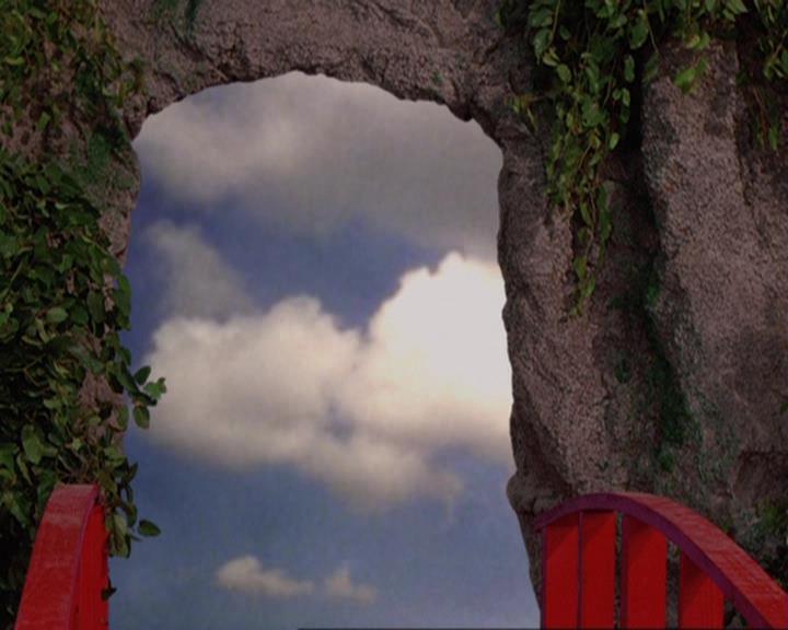 Charmed-Online_dot_net-4x04EnterTheDemon2256.jpg