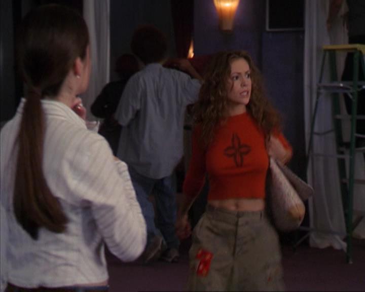 Charmed-Online-dot-net_405SizeMatters0030.jpg