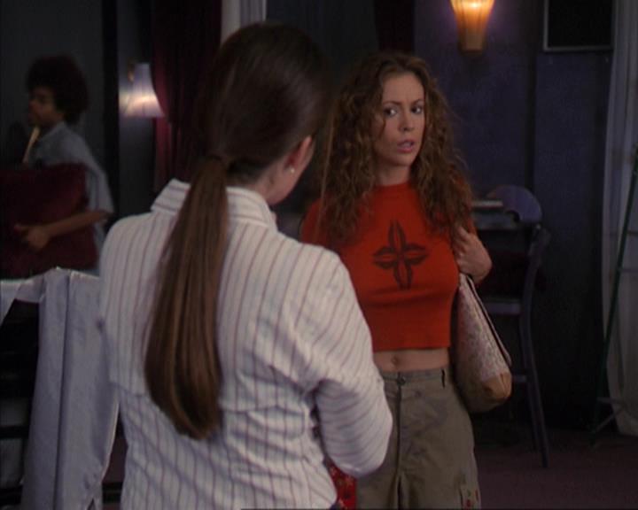 Charmed-Online-dot-net_405SizeMatters0032.jpg