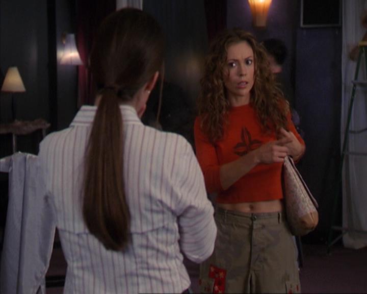 Charmed-Online-dot-net_405SizeMatters0034.jpg