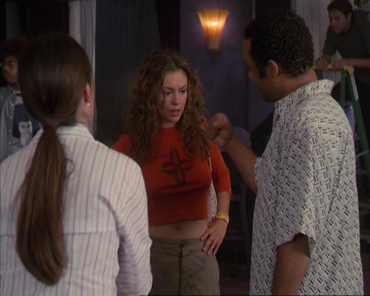 Charmed-Online-dot-net_405SizeMatters0039.jpg