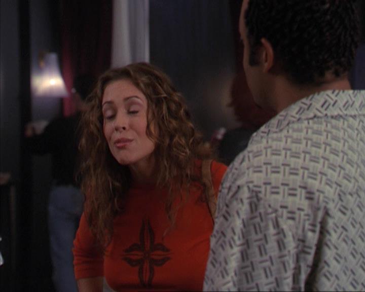 Charmed-Online-dot-net_405SizeMatters0046.jpg