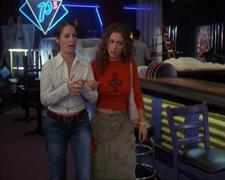Charmed-Online-dot-net_405SizeMatters0057.jpg