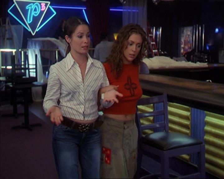Charmed-Online-dot-net_405SizeMatters0058.jpg