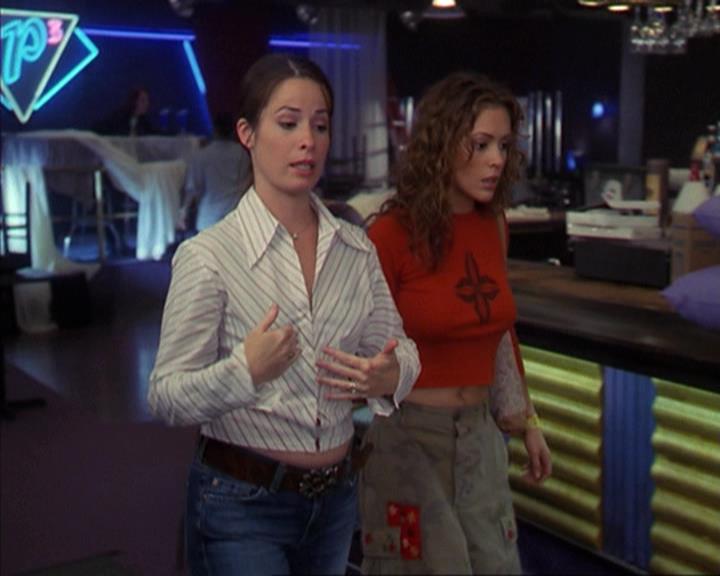 Charmed-Online-dot-net_405SizeMatters0059.jpg