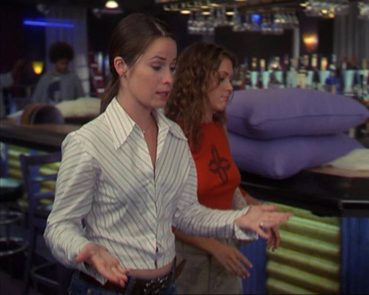 Charmed-Online-dot-net_405SizeMatters0060.jpg