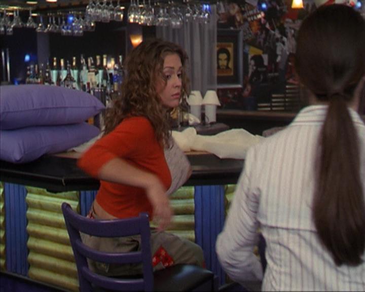 Charmed-Online-dot-net_405SizeMatters0063.jpg