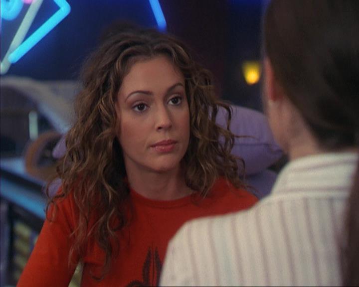 Charmed-Online-dot-net_405SizeMatters0066.jpg