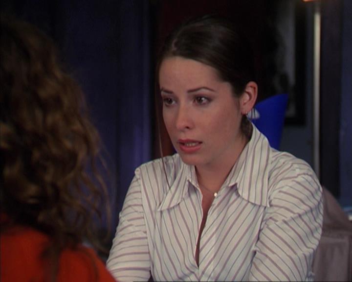 Charmed-Online-dot-net_405SizeMatters0077.jpg