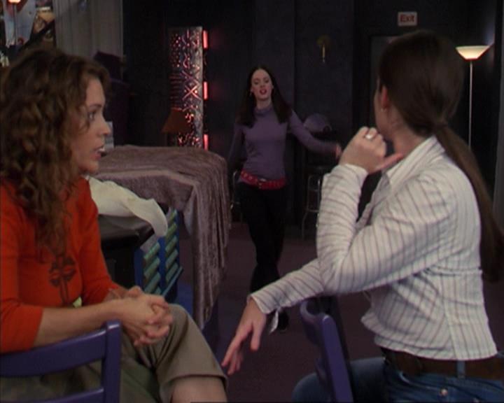 Charmed-Online-dot-net_405SizeMatters0083.jpg