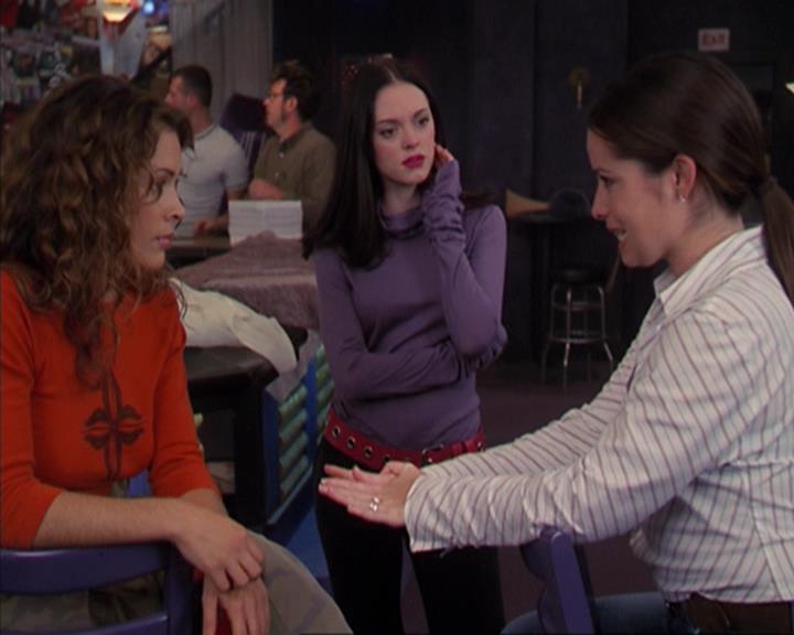 Charmed-Online-dot-net_405SizeMatters0099.jpg