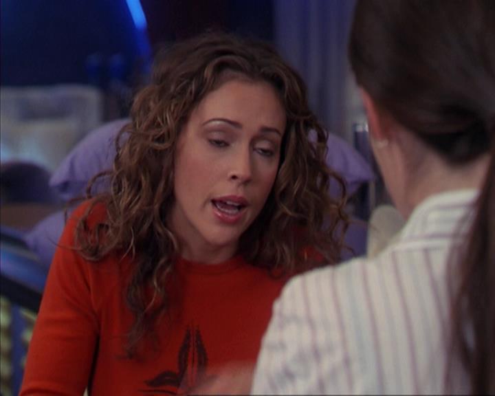 Charmed-Online-dot-net_405SizeMatters0106.jpg
