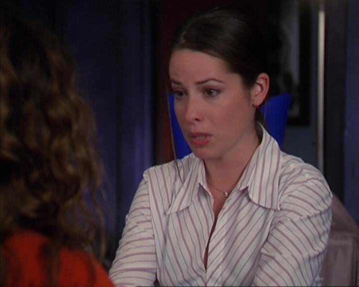 Charmed-Online-dot-net_405SizeMatters0109.jpg