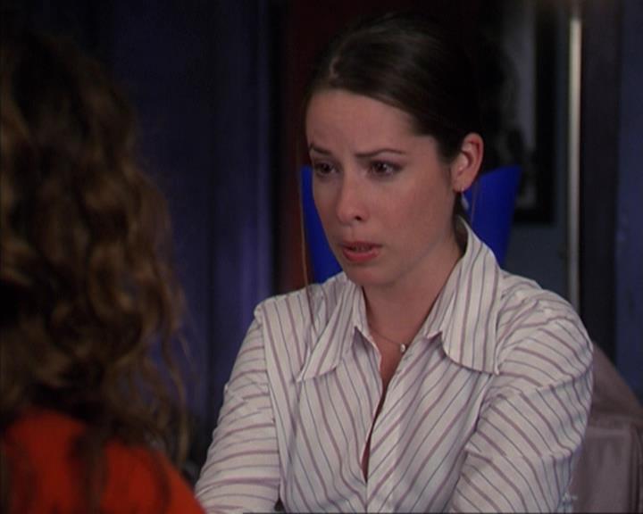 Charmed-Online-dot-net_405SizeMatters0110.jpg