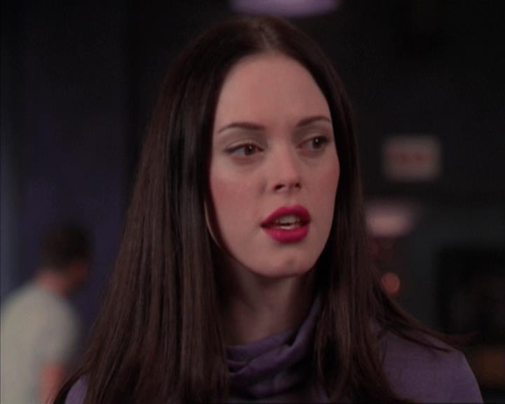 Charmed-Online-dot-net_405SizeMatters0148.jpg