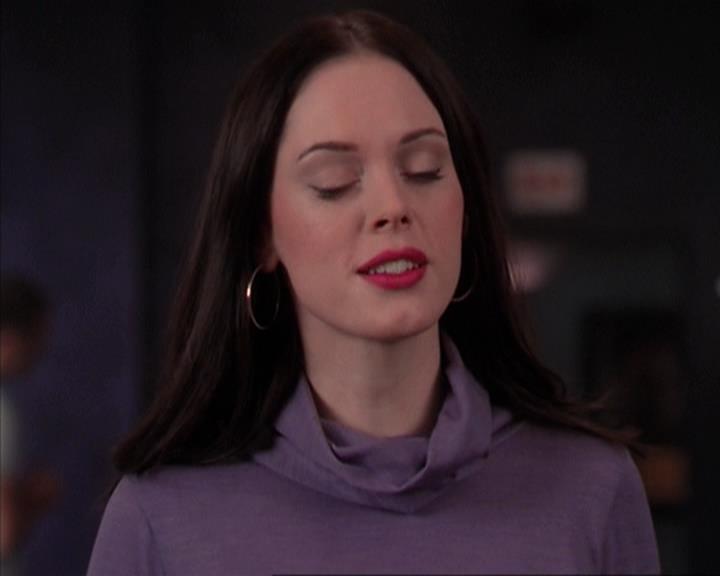 Charmed-Online-dot-net_405SizeMatters0152.jpg