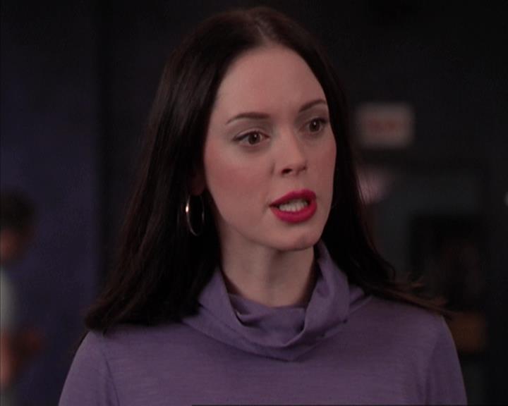 Charmed-Online-dot-net_405SizeMatters0153.jpg