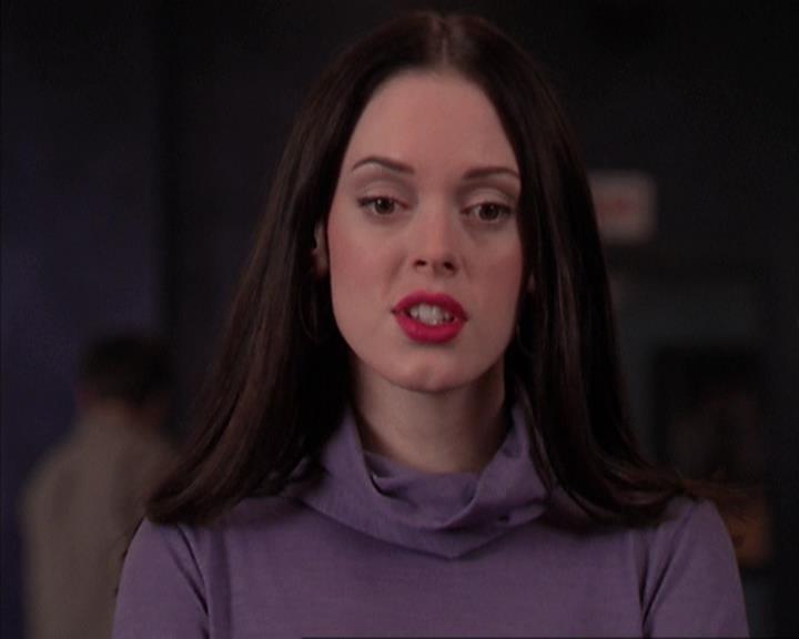 Charmed-Online-dot-net_405SizeMatters0162.jpg