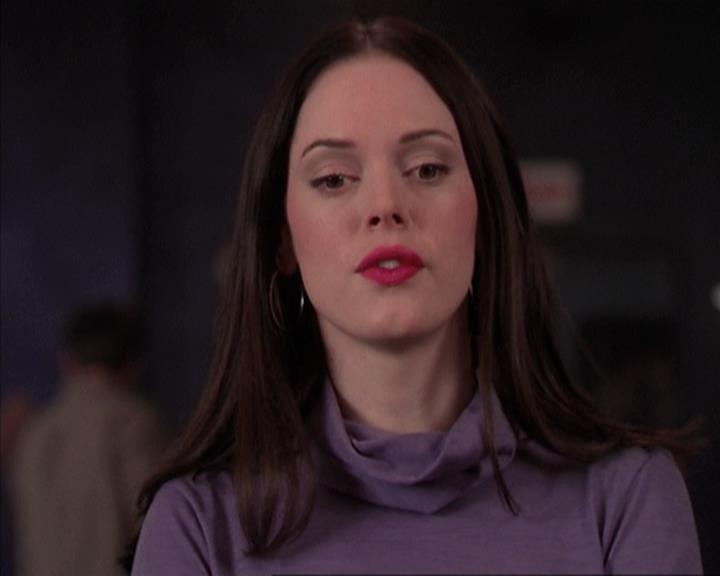 Charmed-Online-dot-net_405SizeMatters0164.jpg