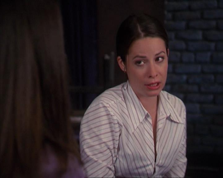 Charmed-Online-dot-net_405SizeMatters0174.jpg