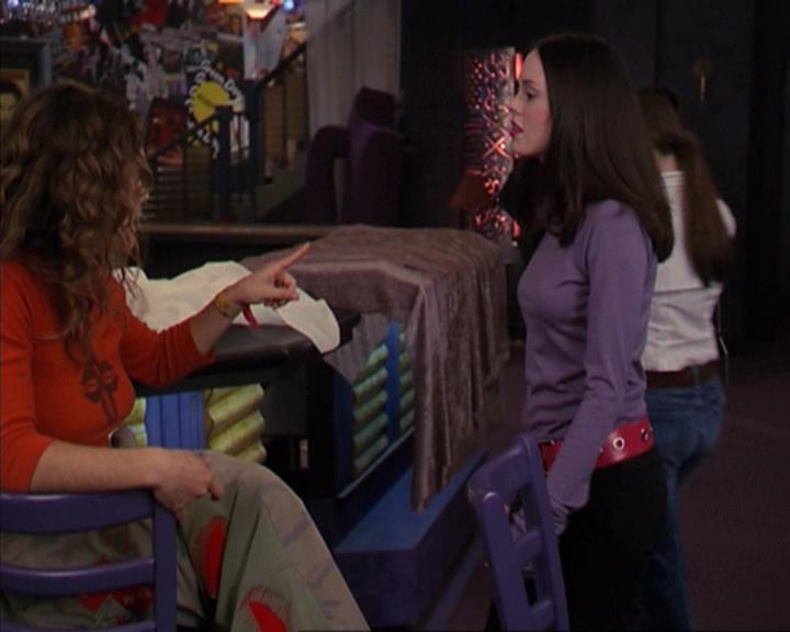 Charmed-Online-dot-net_405SizeMatters0177.jpg