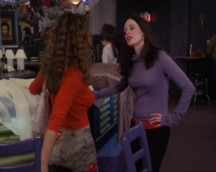 Charmed-Online-dot-net_405SizeMatters0196.jpg