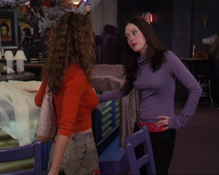 Charmed-Online-dot-net_405SizeMatters0197.jpg