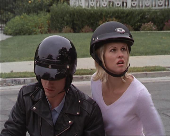 Charmed-Online-dot-net_405SizeMatters0222.jpg
