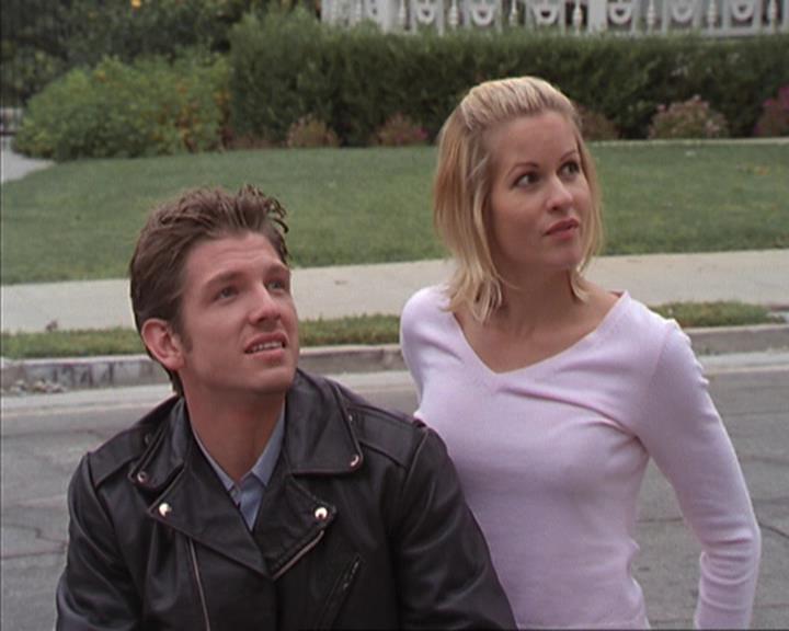 Charmed-Online-dot-net_405SizeMatters0228.jpg