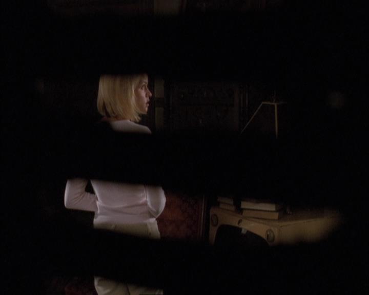 Charmed-Online-dot-net_405SizeMatters0277.jpg