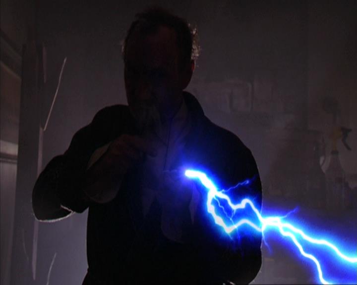 Charmed-Online-dot-net_405SizeMatters0301.jpg