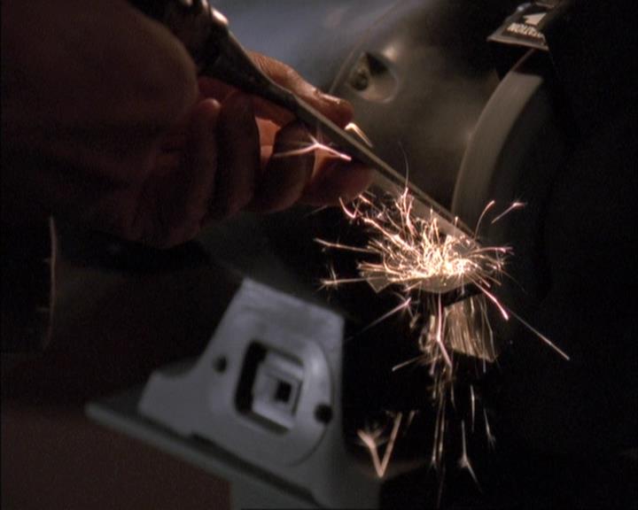 Charmed-Online-dot-net_405SizeMatters0355.jpg