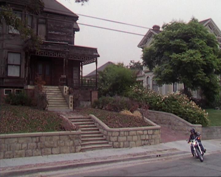 Charmed-Online-dot-net_405SizeMatters0379.jpg