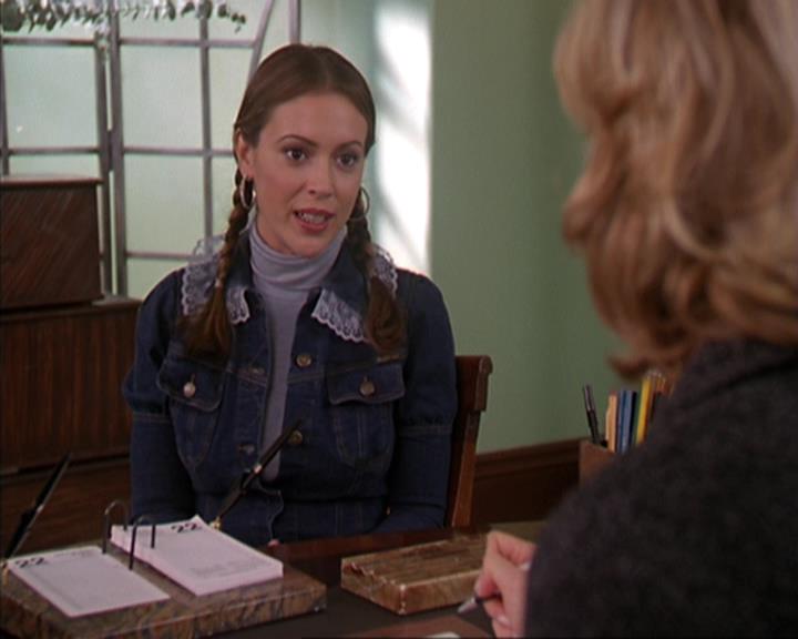 Charmed-Online-dot-net_405SizeMatters0394.jpg