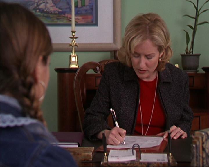 Charmed-Online-dot-net_405SizeMatters0397.jpg