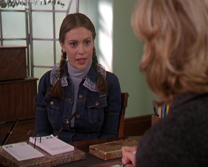 Charmed-Online-dot-net_405SizeMatters0400.jpg