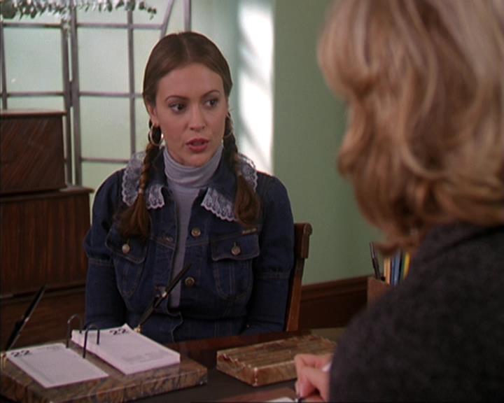 Charmed-Online-dot-net_405SizeMatters0402.jpg