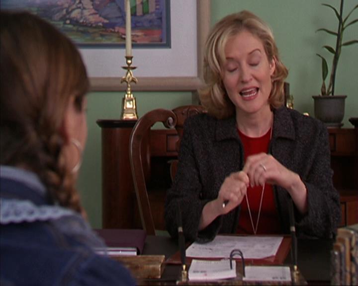 Charmed-Online-dot-net_405SizeMatters0412.jpg