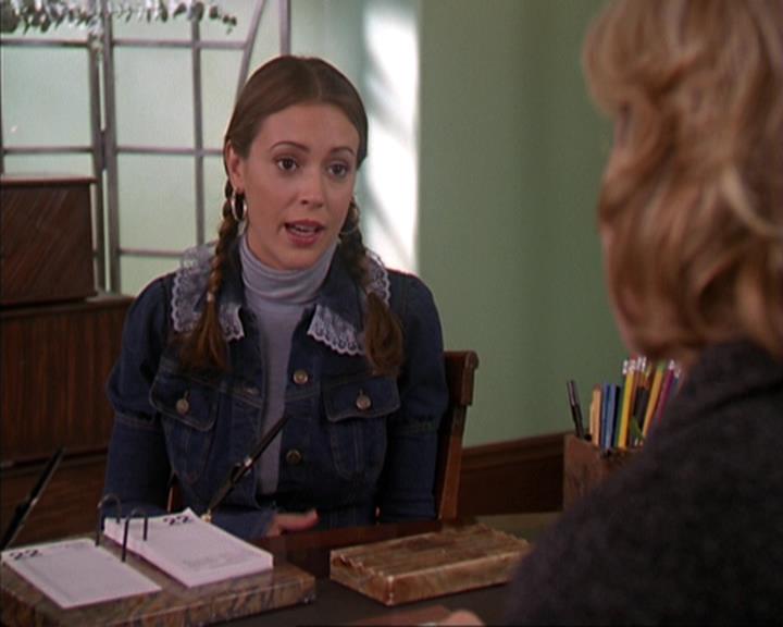 Charmed-Online-dot-net_405SizeMatters0415.jpg