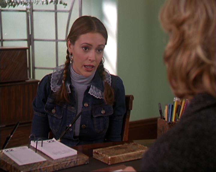 Charmed-Online-dot-net_405SizeMatters0417.jpg
