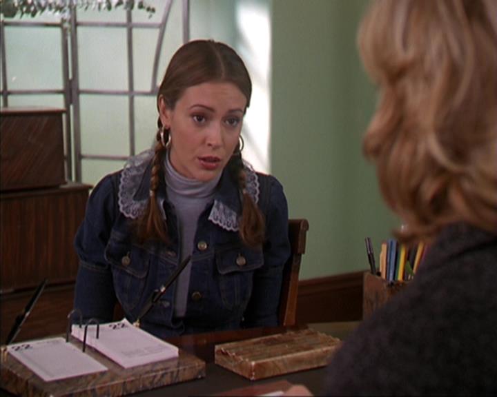 Charmed-Online-dot-net_405SizeMatters0419.jpg