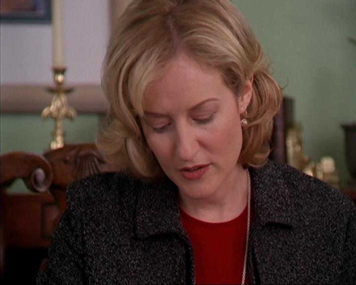 Charmed-Online-dot-net_405SizeMatters0425.jpg