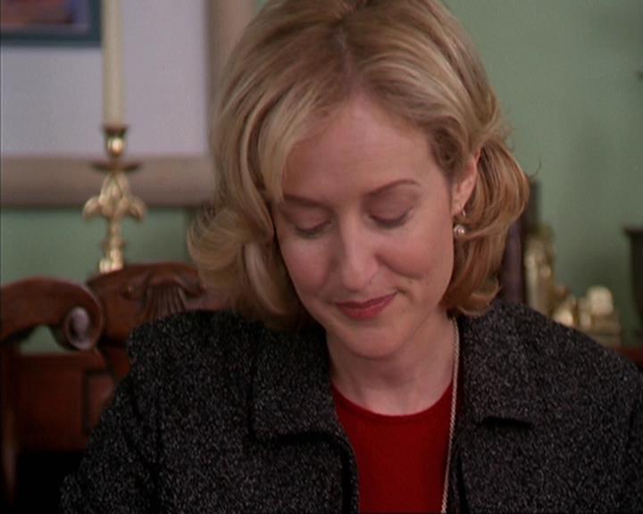 Charmed-Online-dot-net_405SizeMatters0439.jpg