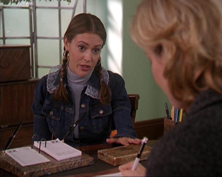 Charmed-Online-dot-net_405SizeMatters0440.jpg