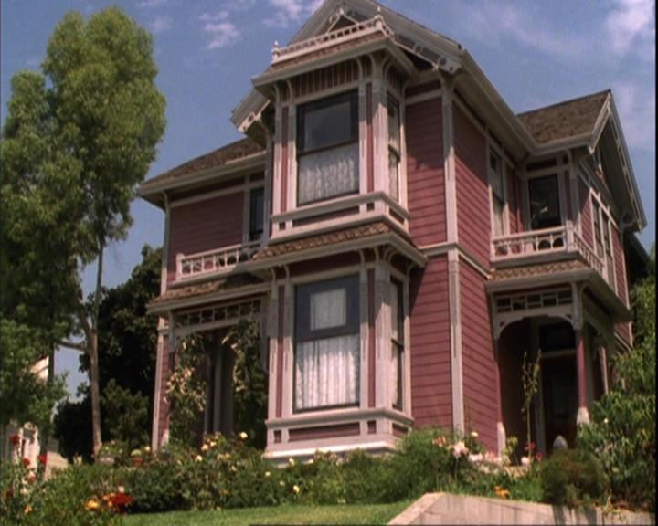 Charmed-Online-dot-net_405SizeMatters0452.jpg