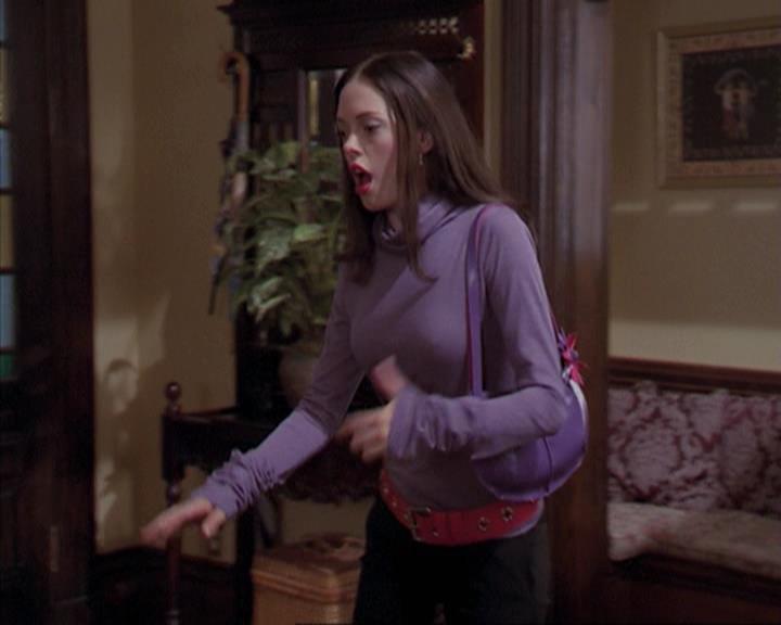Charmed-Online-dot-net_405SizeMatters0468.jpg